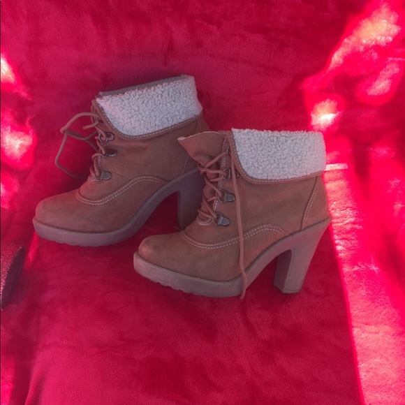 Beige boots, size 6.5 - Picture 2 of 4